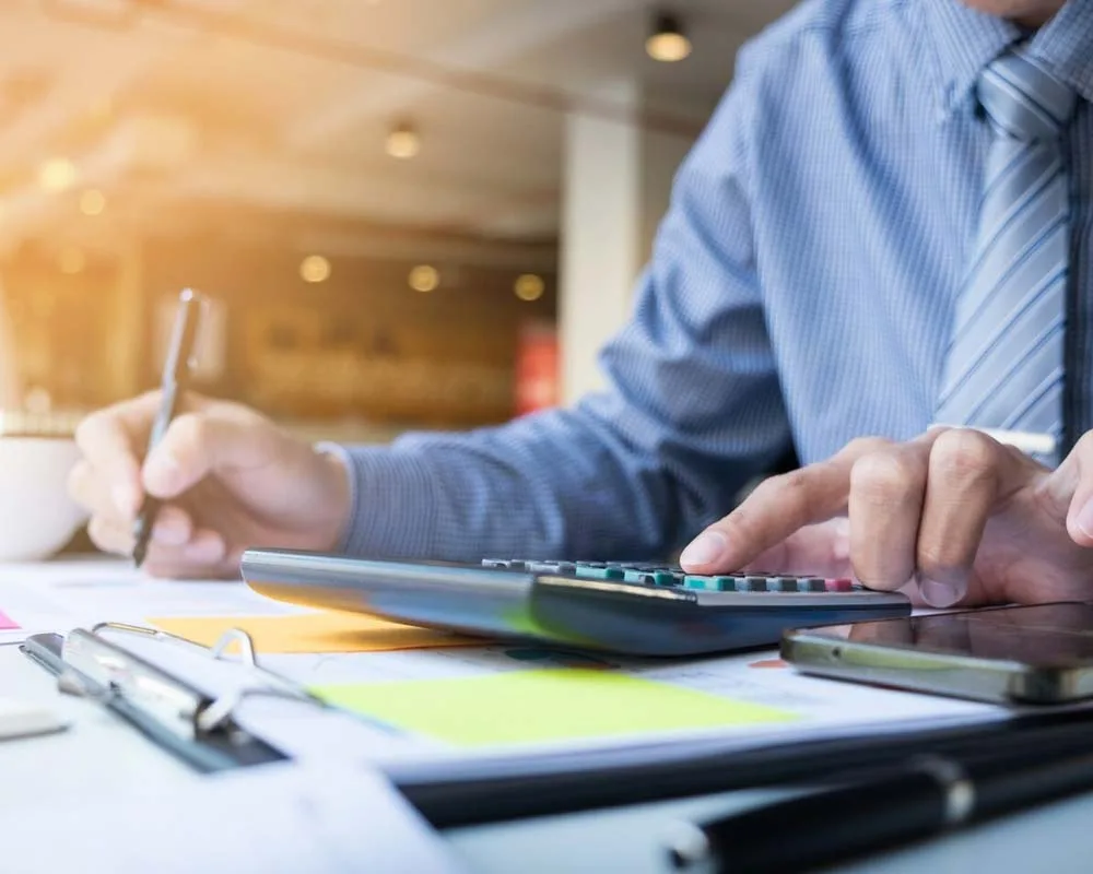 From Saving to Investing: How to Build Wealth in 2025 and Be - 亿万28APP